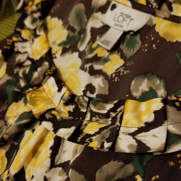 Donating Soon..LOFT Silk Ruffle Floral Blouse-SP - Picture 3 of 3